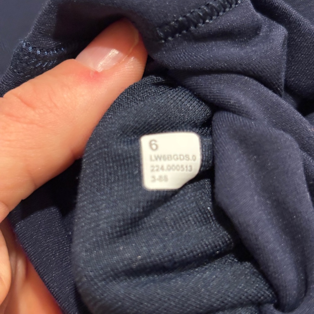 Lululemon Align high rise crop 17” Athletic Leggings Sz 6 like new true navy - Picture 7 of 8